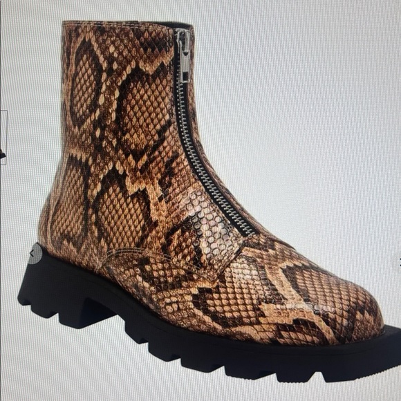 Katy Perry Collections Shoes - New Women’s Katy Perry Daarling Combat boots. Size 6. Color Cream/Chalk